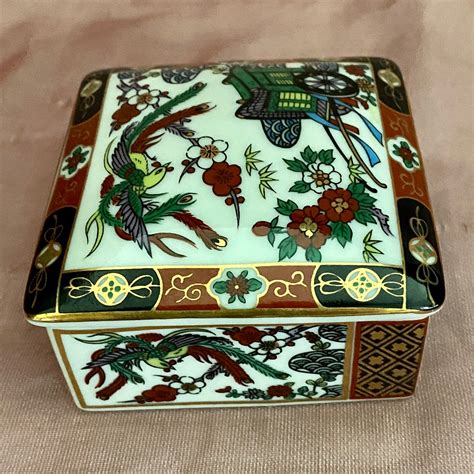 japanese porcelain box